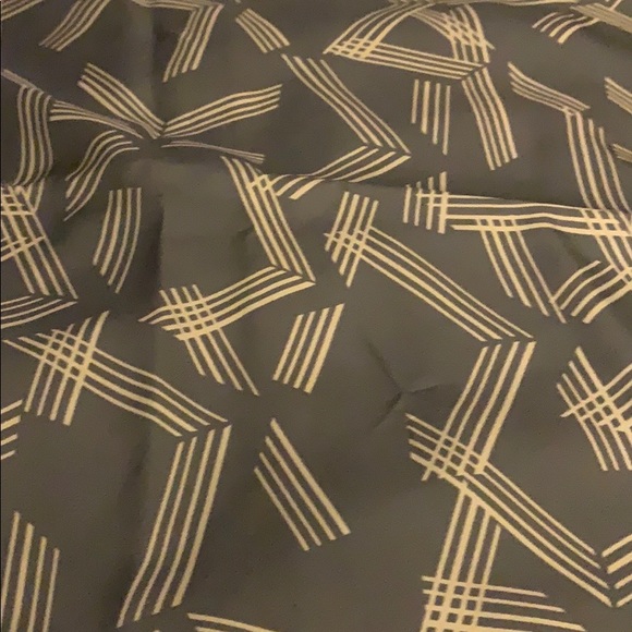 K Karl Lagerfield scarf - Picture 3 of 3